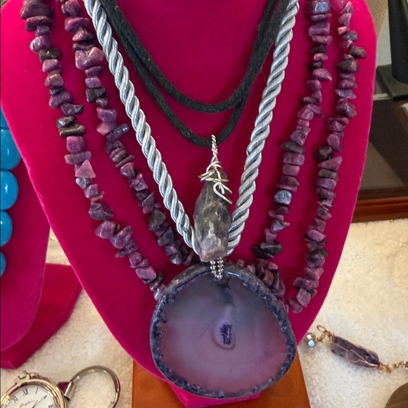 Come dig with me. Unlisted gorgeousness in every price range. - Picture 15 of 17